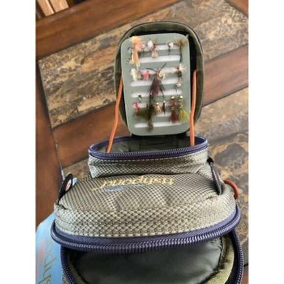 Fishpond San Juan Fly Fishing Vertical Chest Pack w/Assorted Flies NWT - Picture 5 of 11